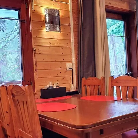 Chestnut's Little Chalet *